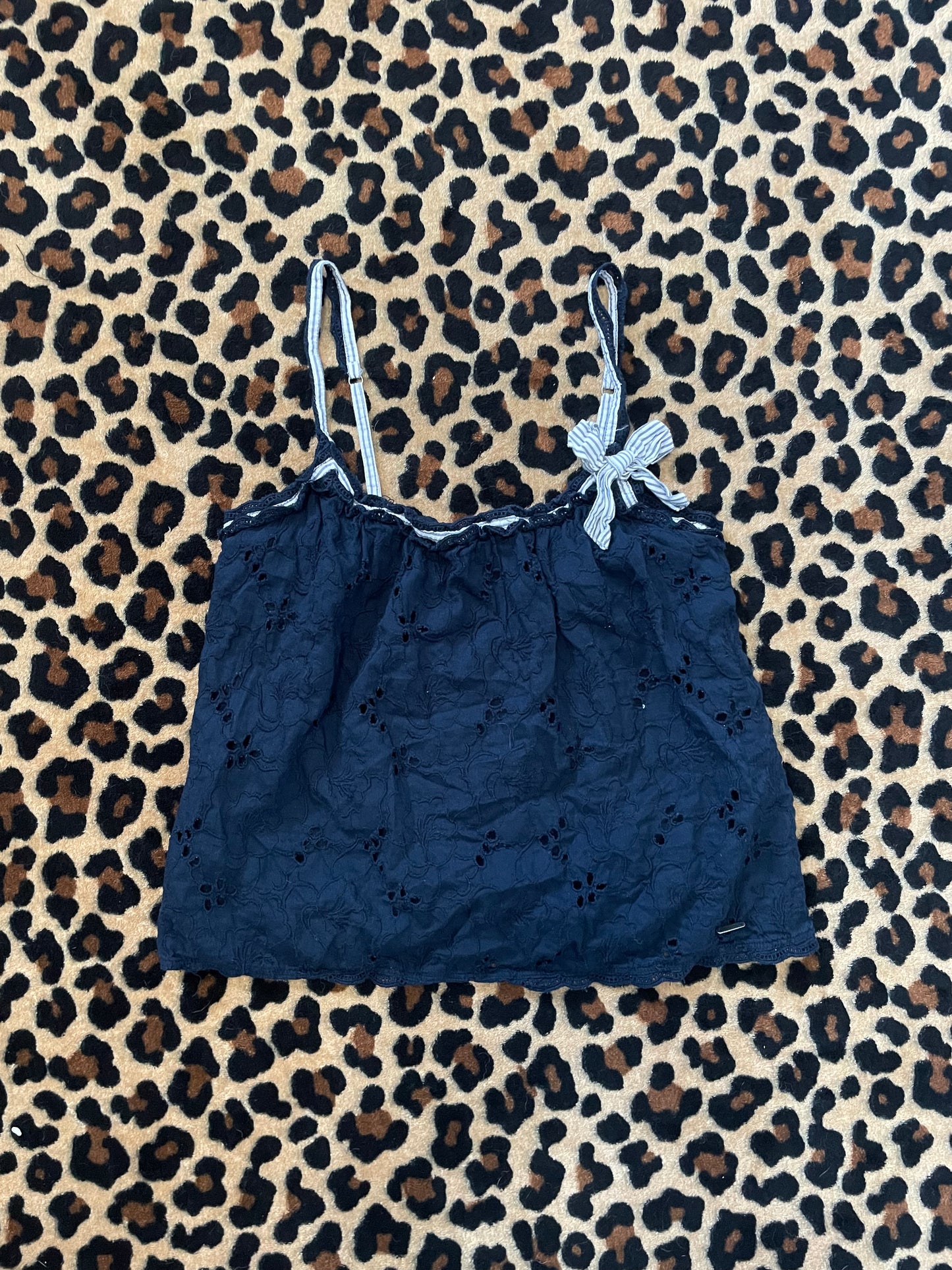 abercrombie cami w/ a bow