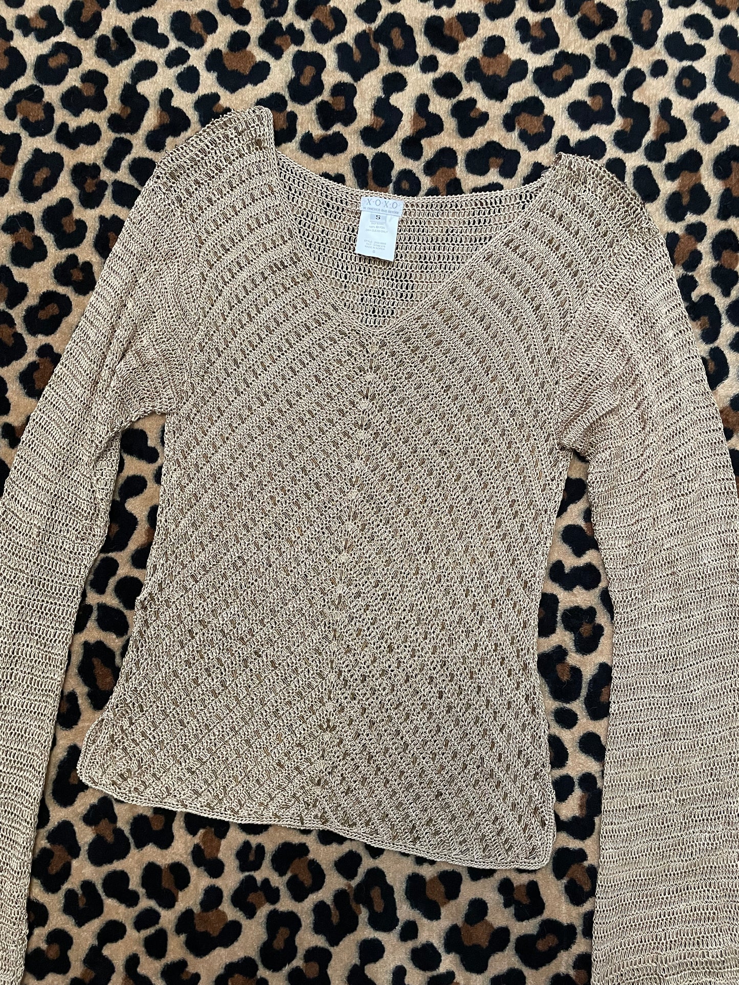 XOXO crochet longsleeve