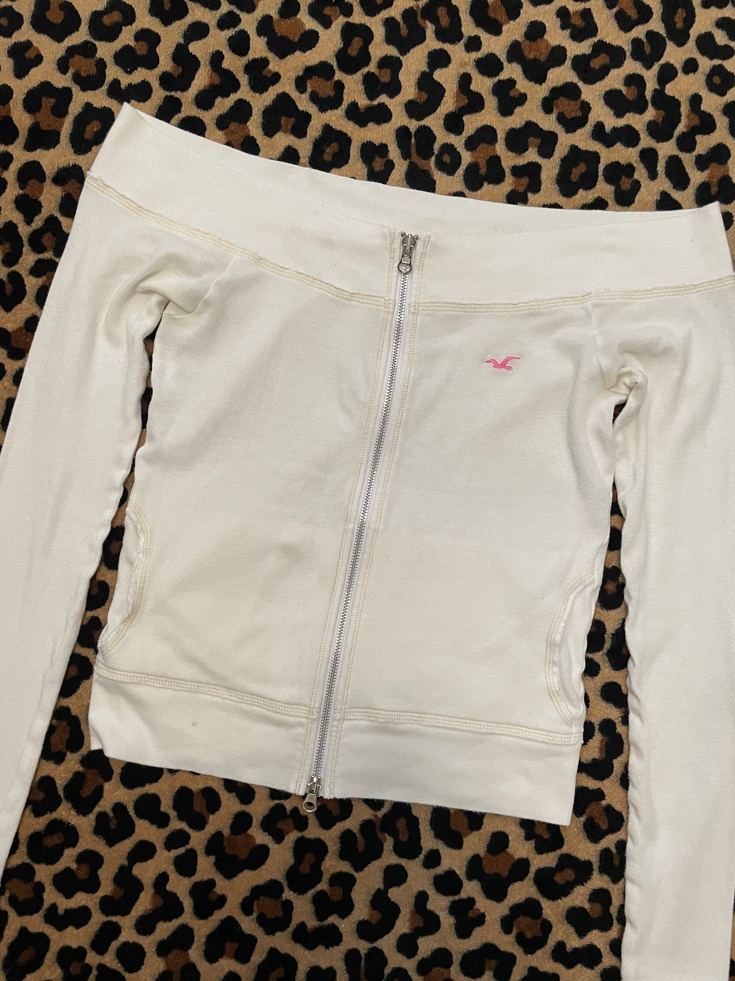 hollister off the shoulder zip up