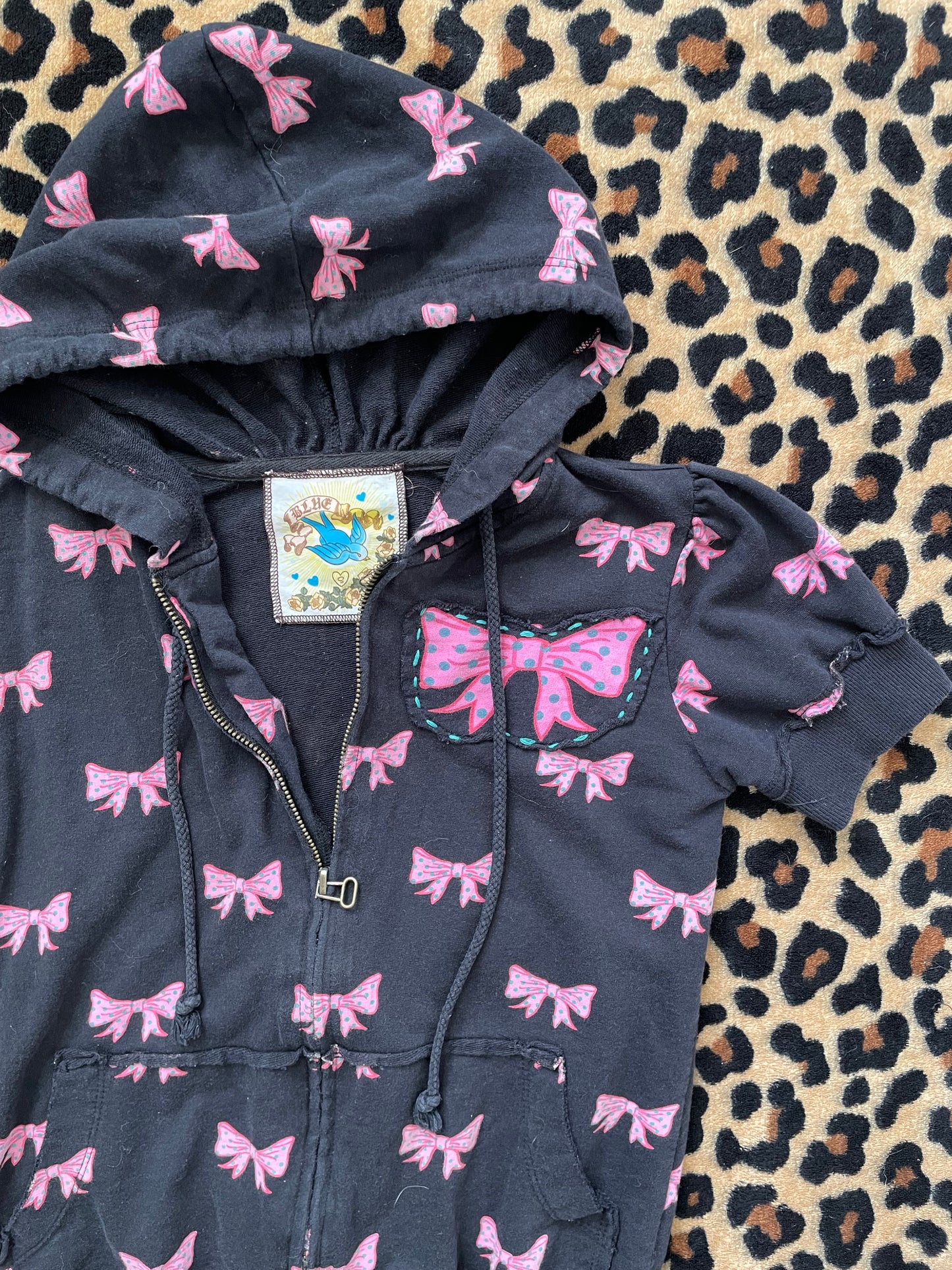 bow zip up