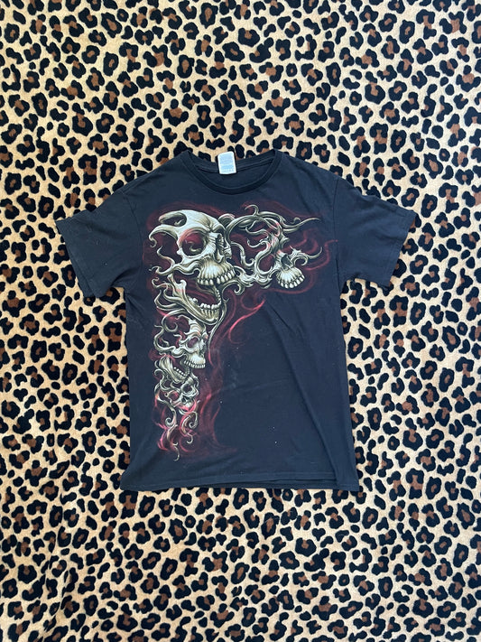 skull tee