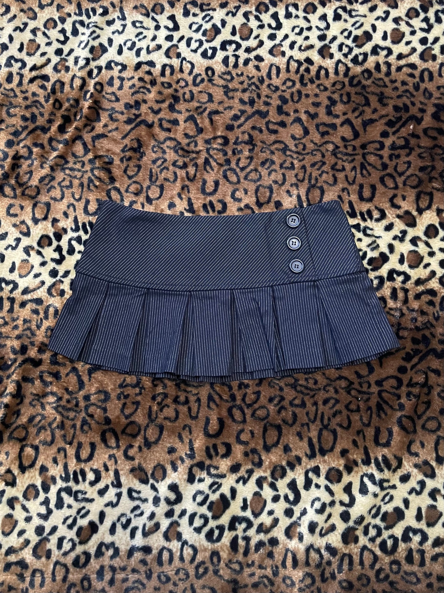 charlotte russe pinstripe pleated mini skirt