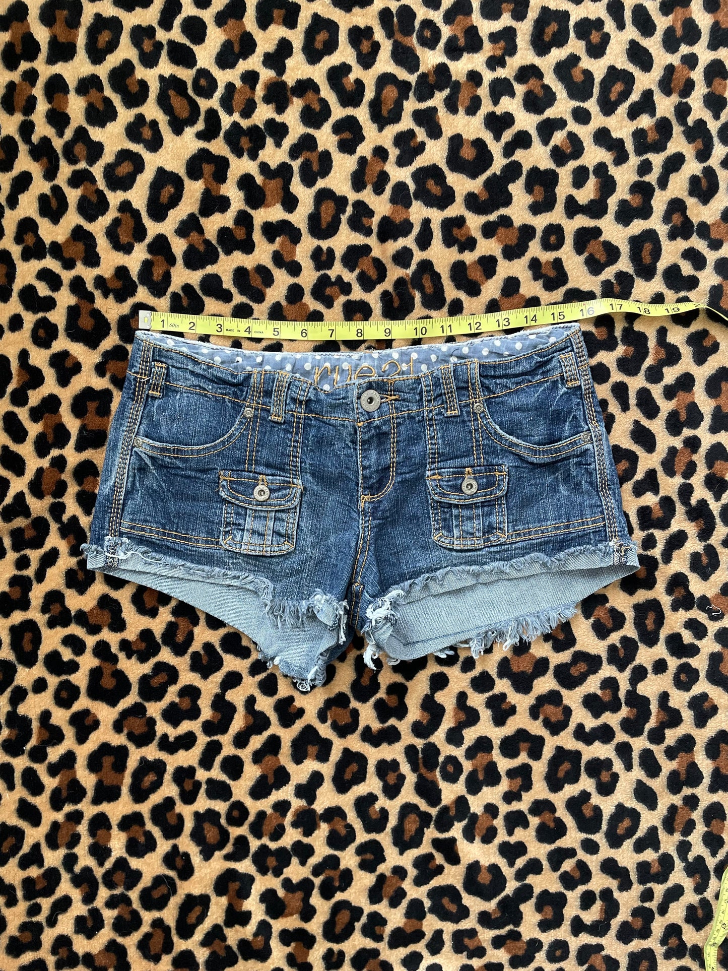 rue21 lowrise cargo shorts