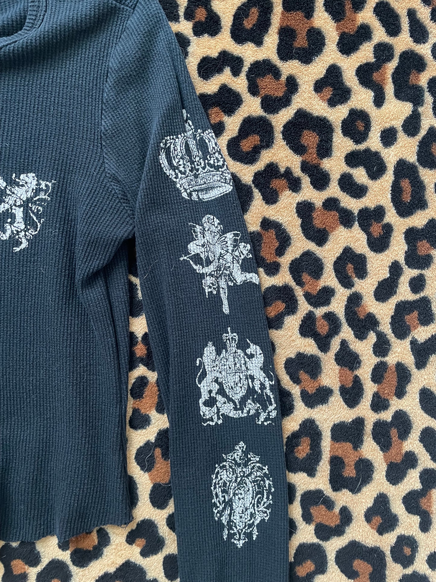 crown longsleeve