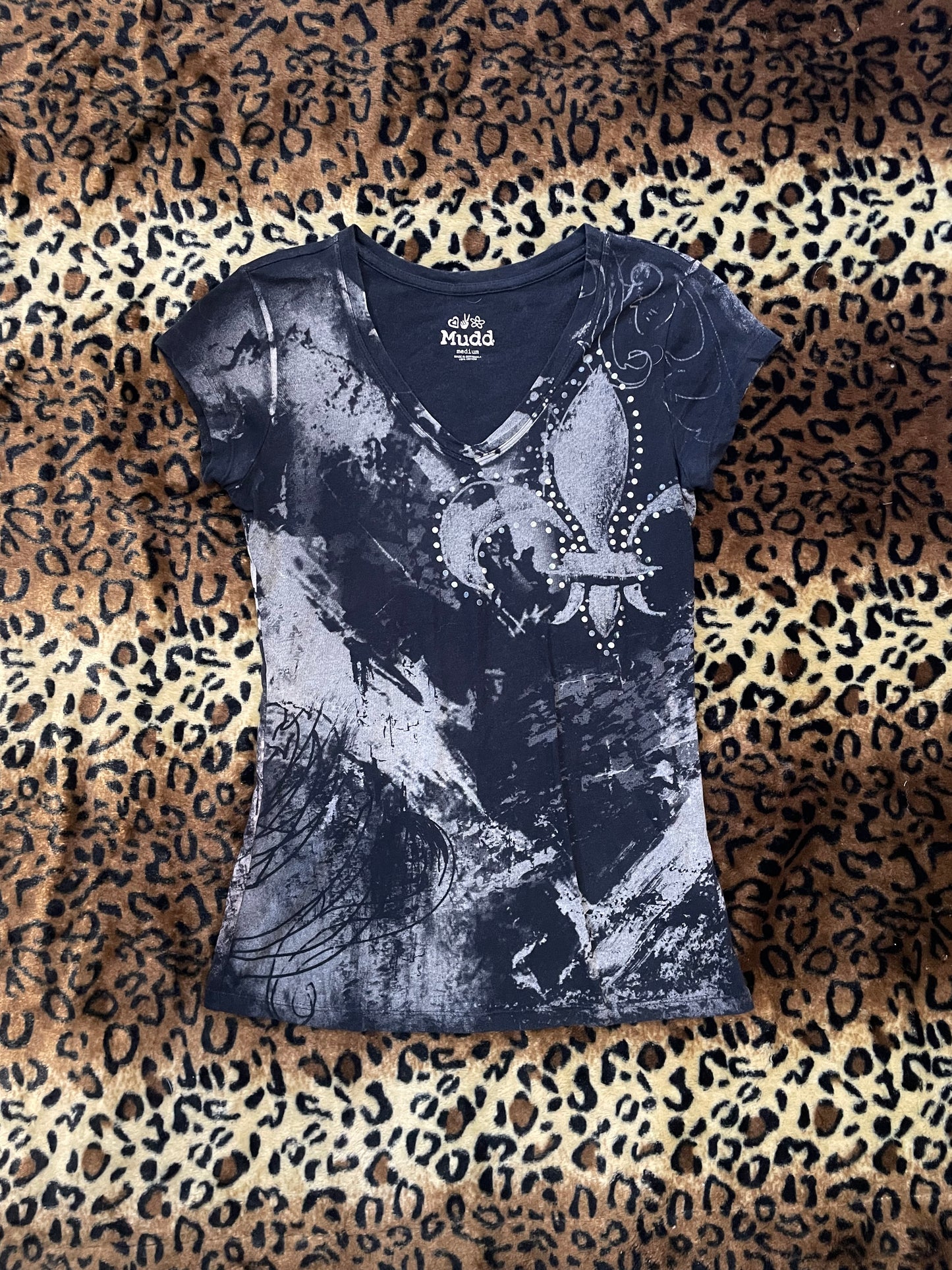 mudd cross tee