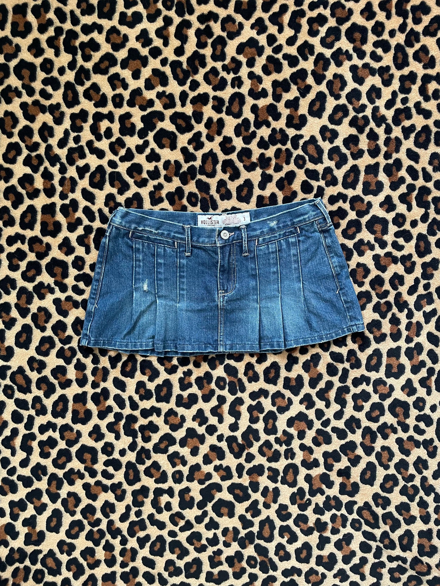 hollister pleated denim mini skirt