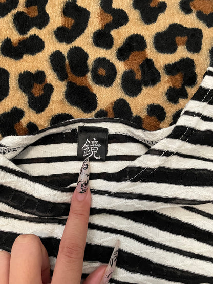 slouchy striped tee w buttons