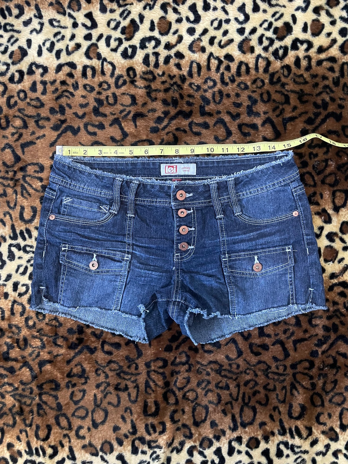 LEI lowrise cargo mini shorts