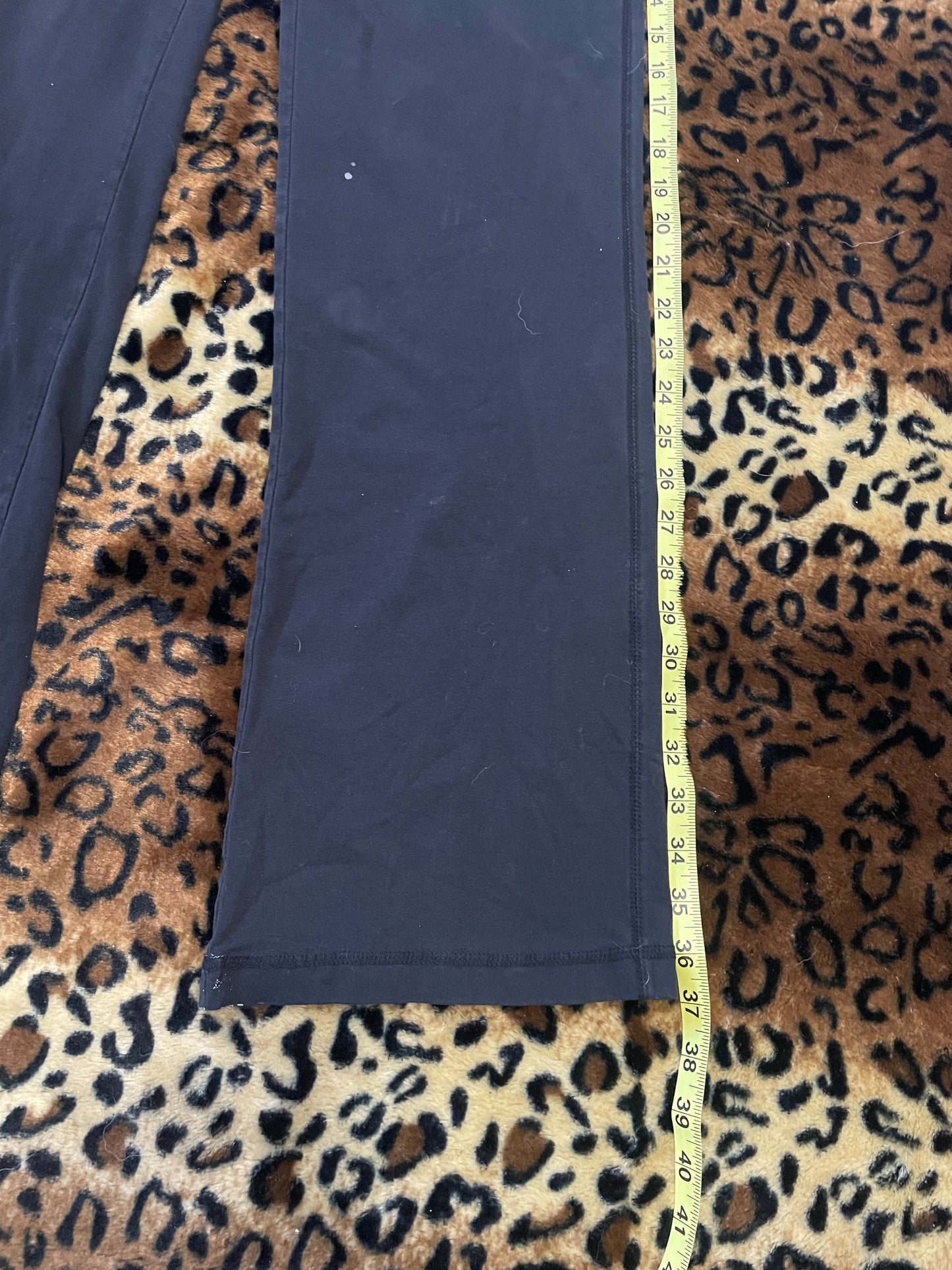 no boundaries lowrise cheetah foldover leggings