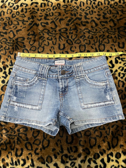 no boundaries lowrise mini shorts