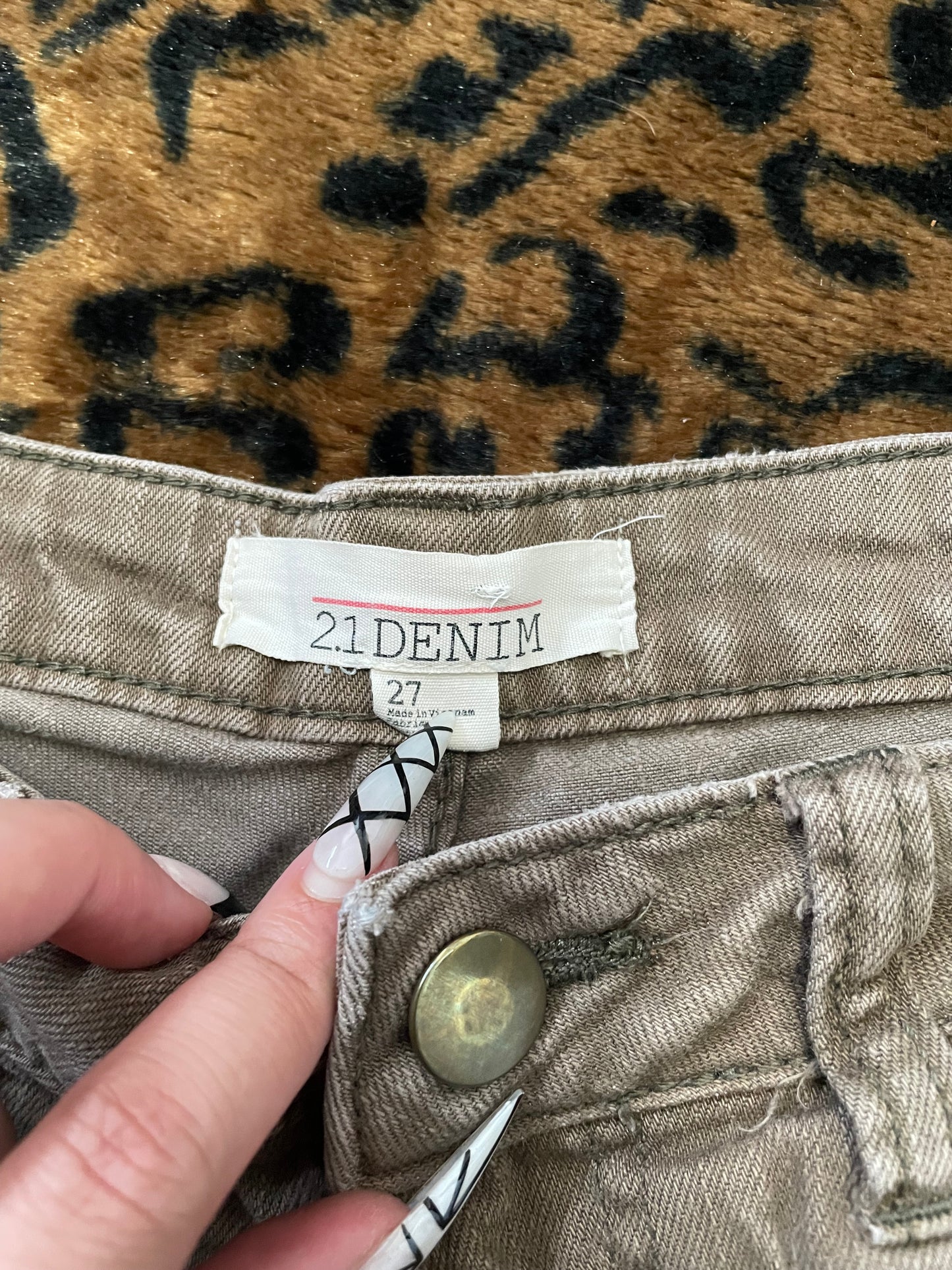 lowrise brown/green mini short