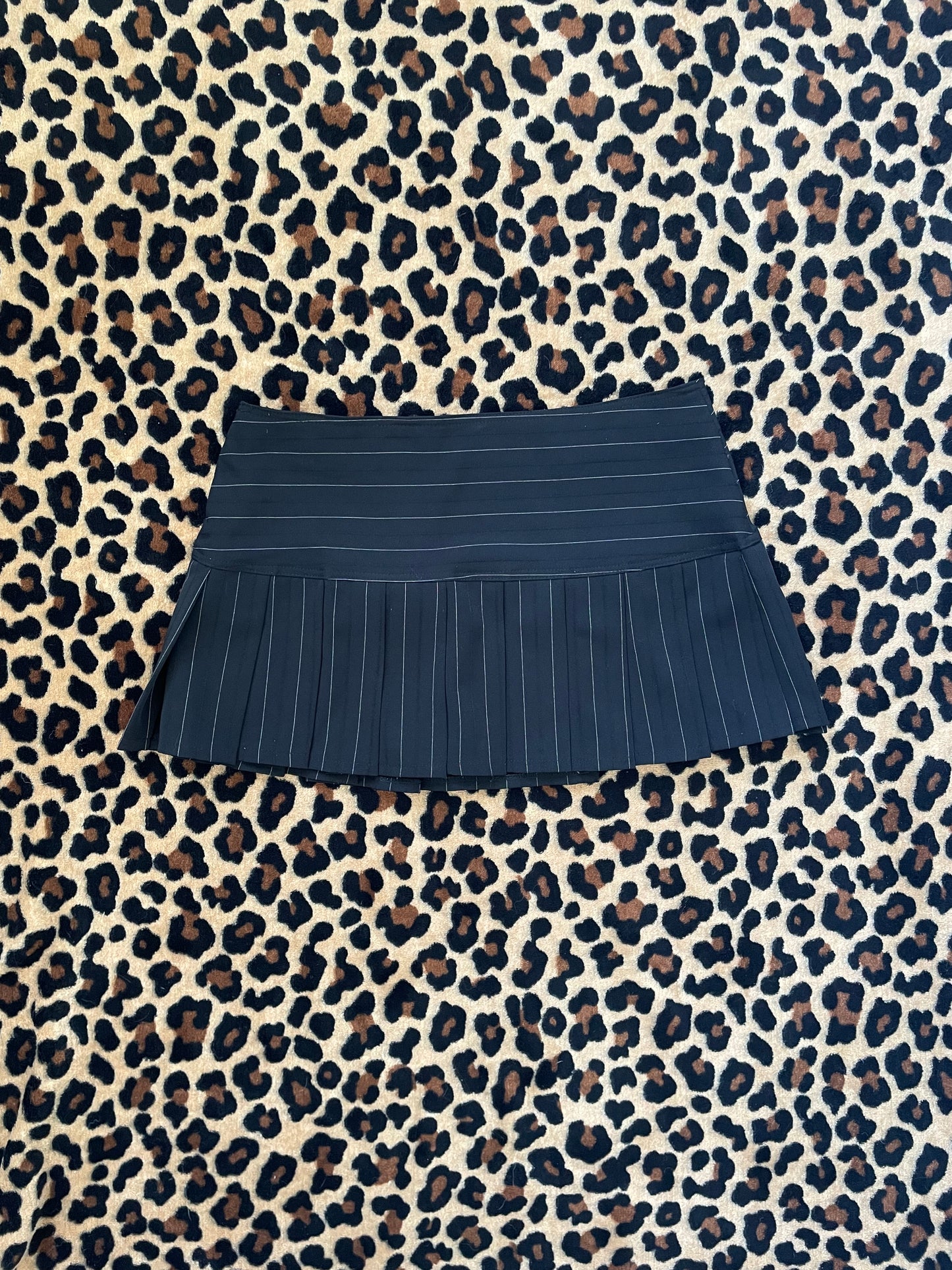 bebe pinstripe pleated mini skirt