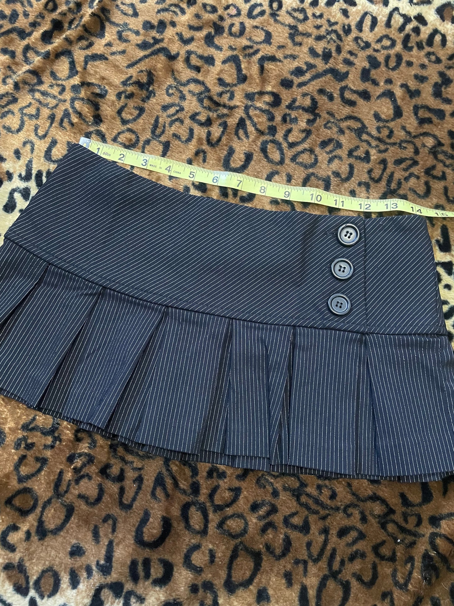 charlotte russe pinstripe pleated mini skirt