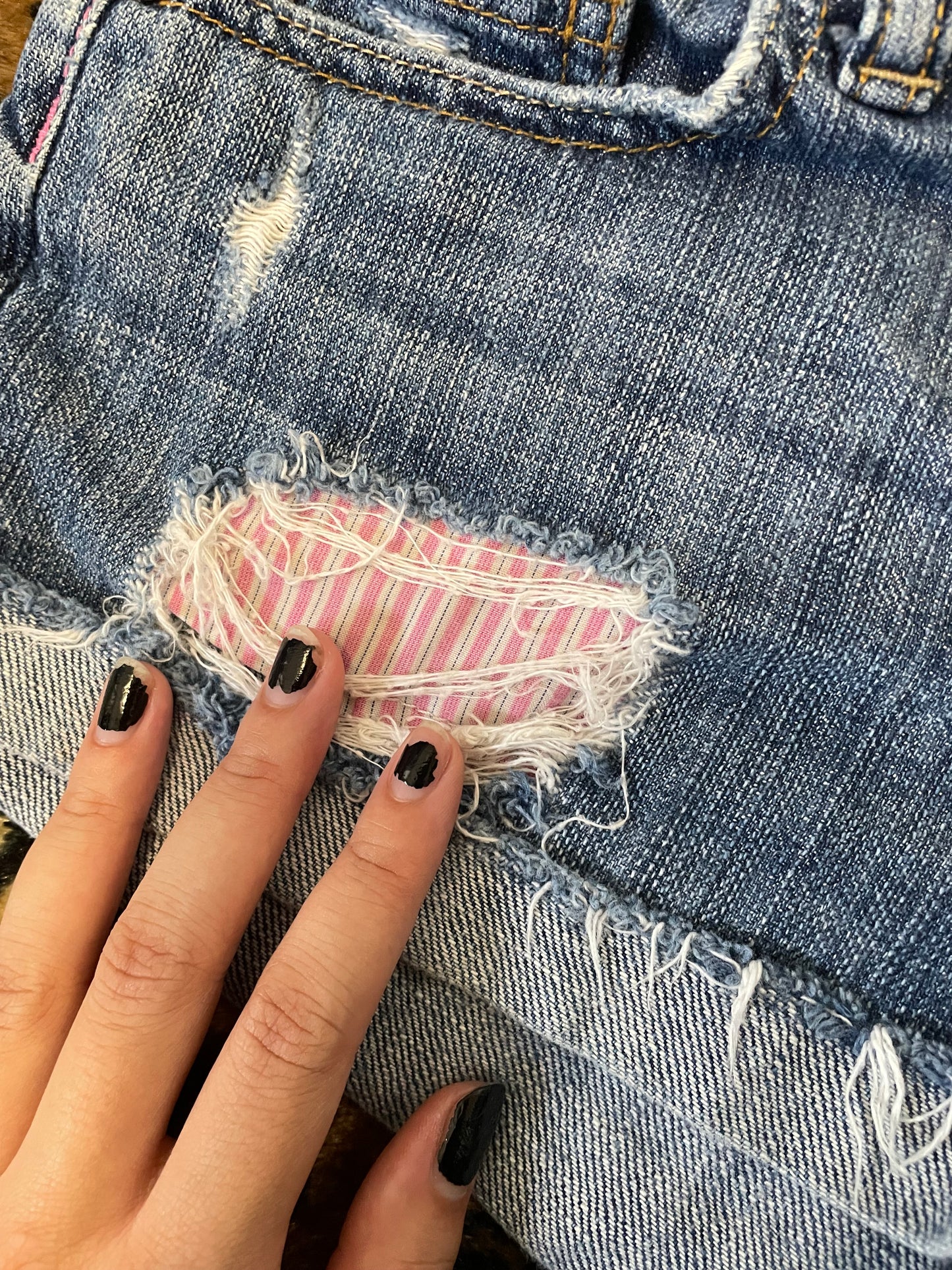 VS Pink lowrise mini shorts w striped pockets