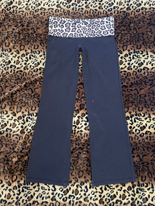 no boundaries lowrise cheetah foldover leggings