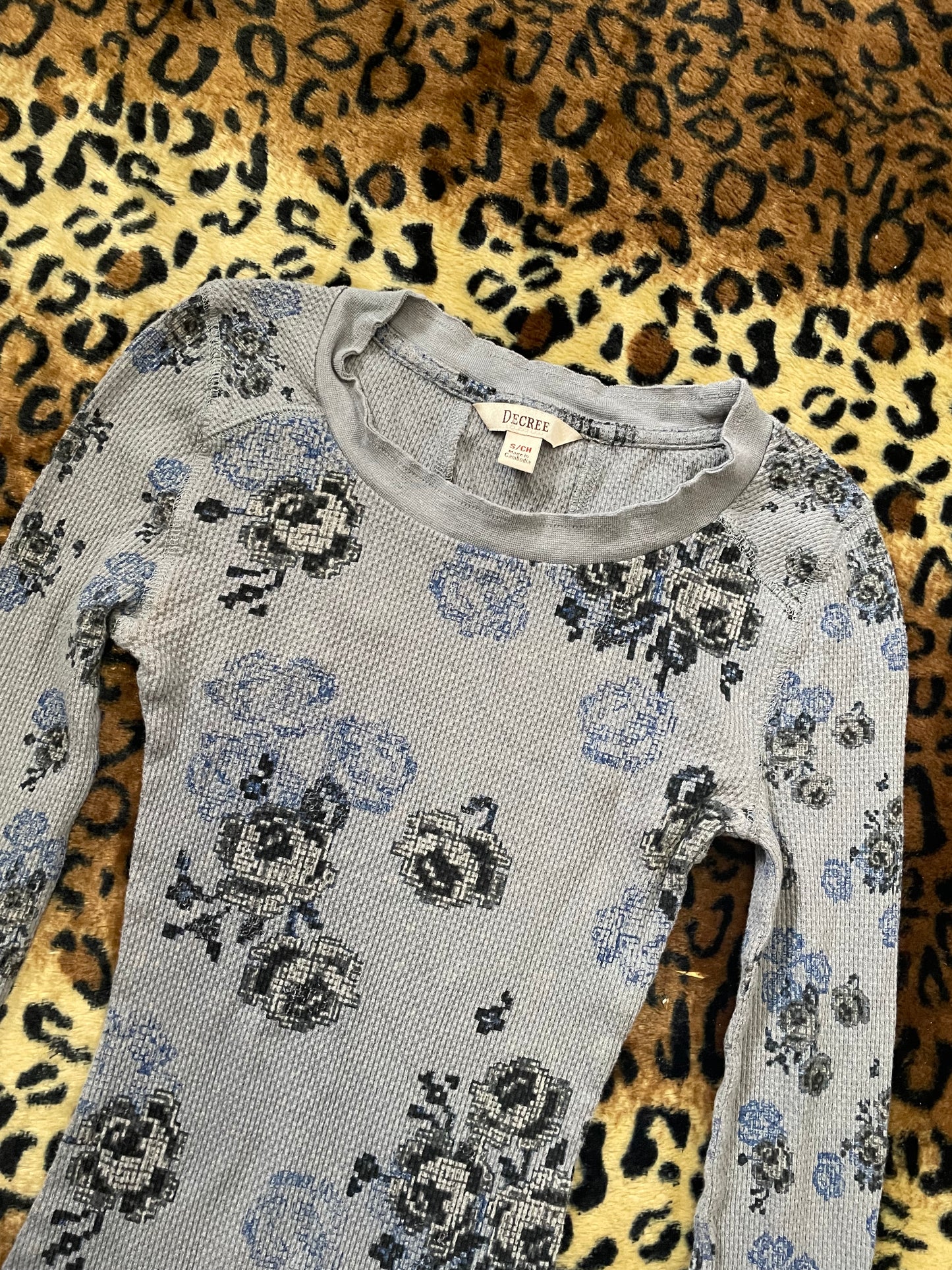 decree fitted flower longsleeve