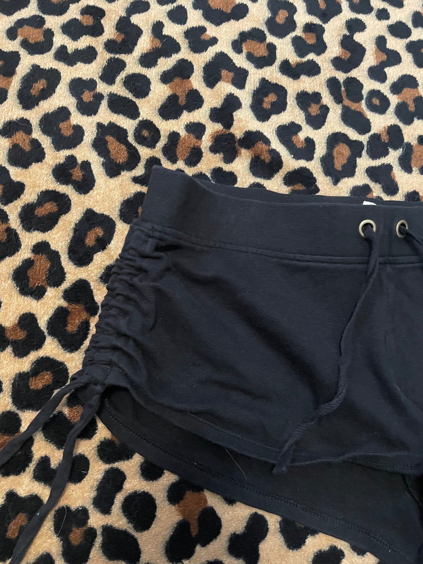 Op drawstring booty shorts
