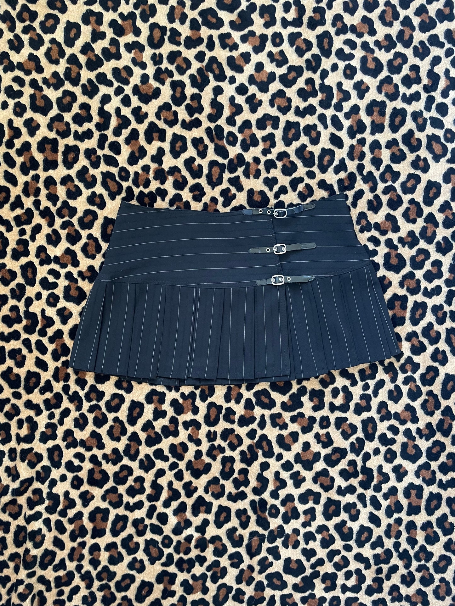 bebe pinstripe pleated mini skirt