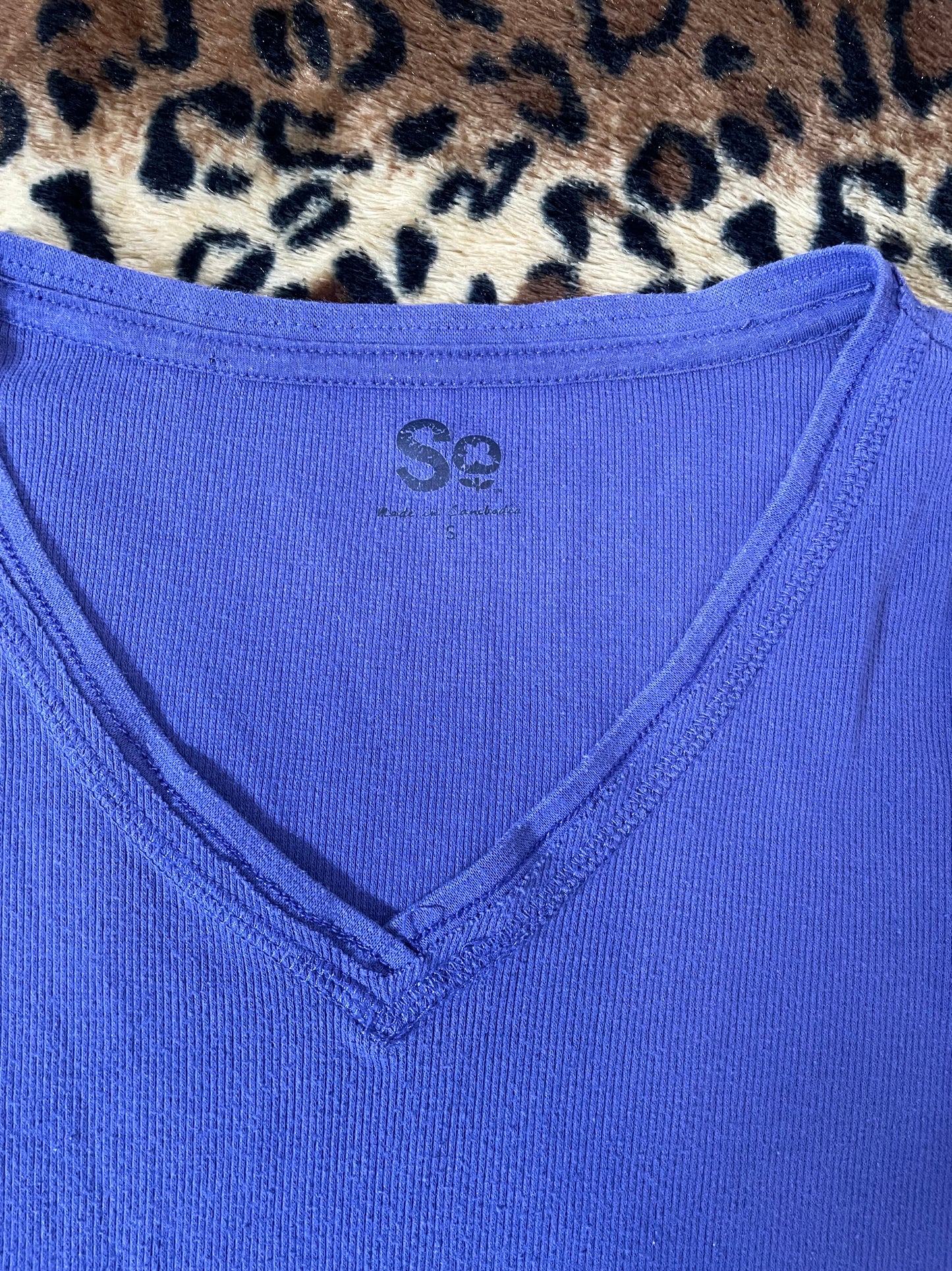 SO v-neck tight fitted longsleeve