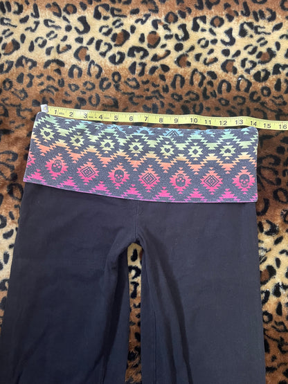 no boundaries skull yoga pants