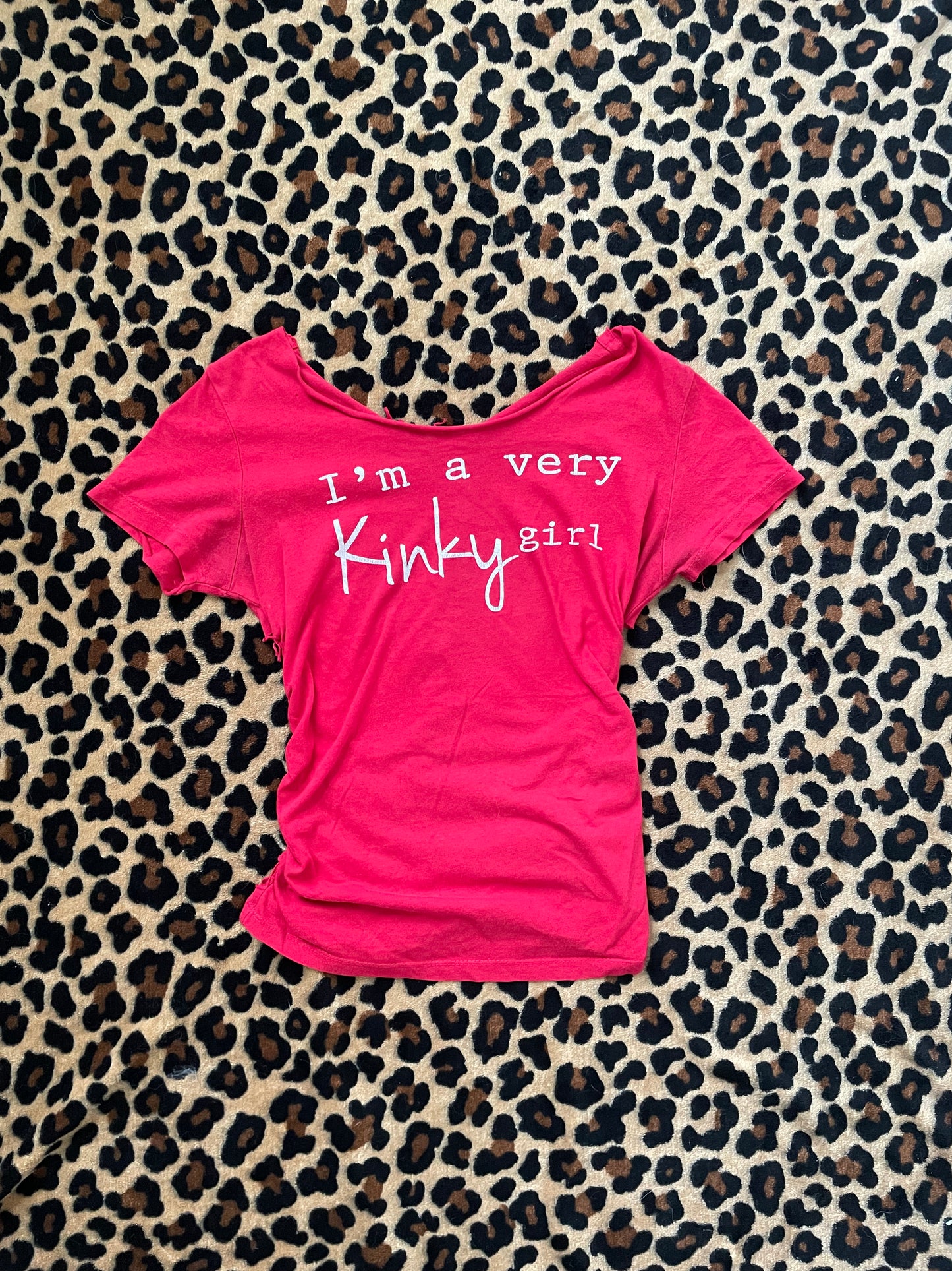 kinky girl tee