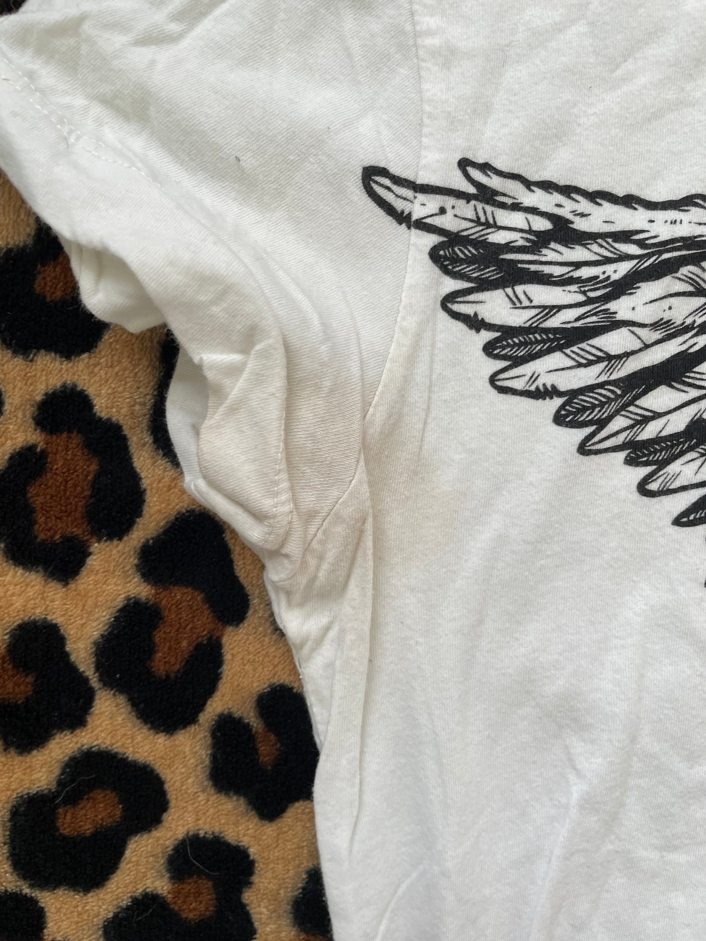 skin angel wing tee