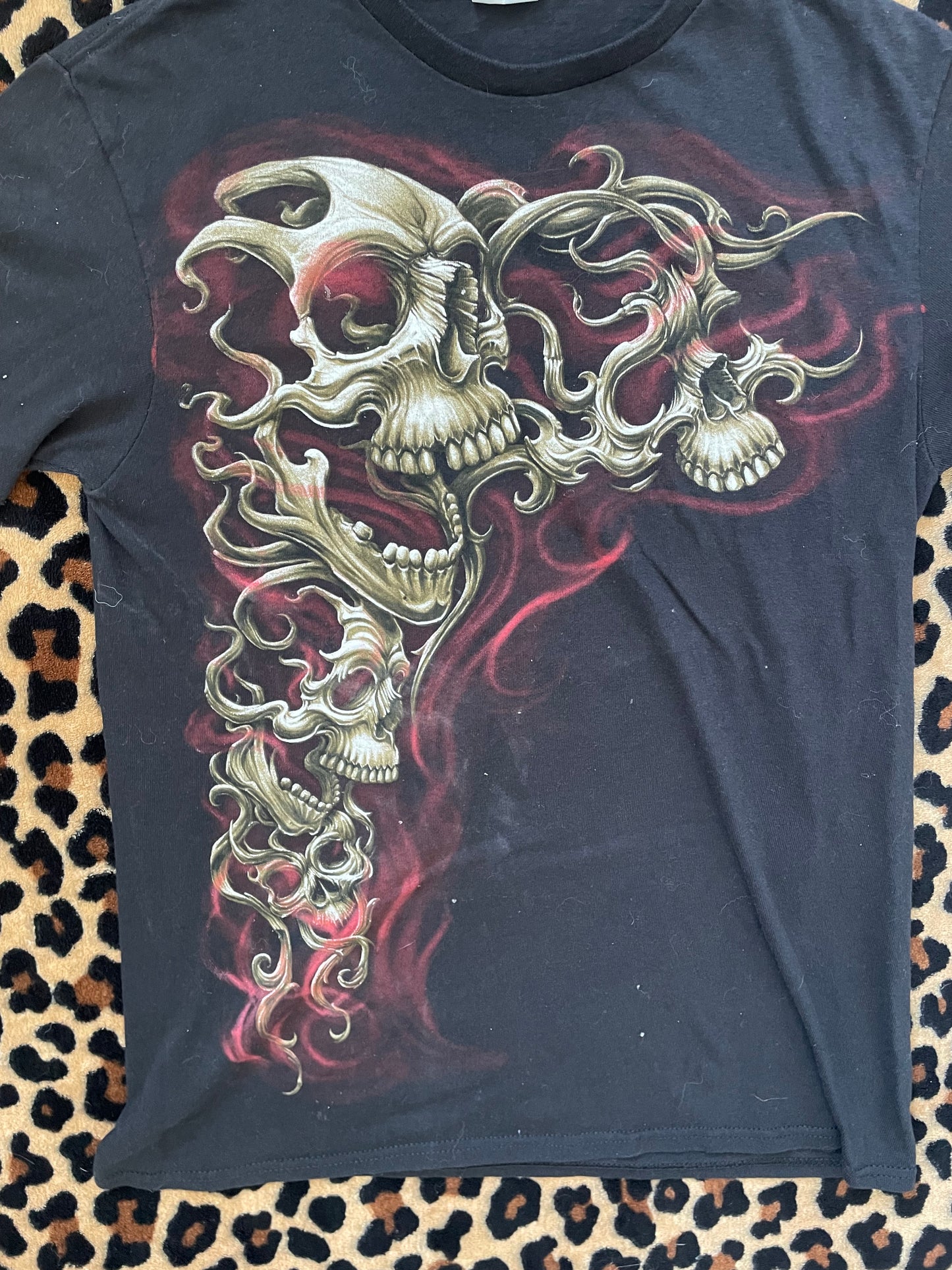 skull tee