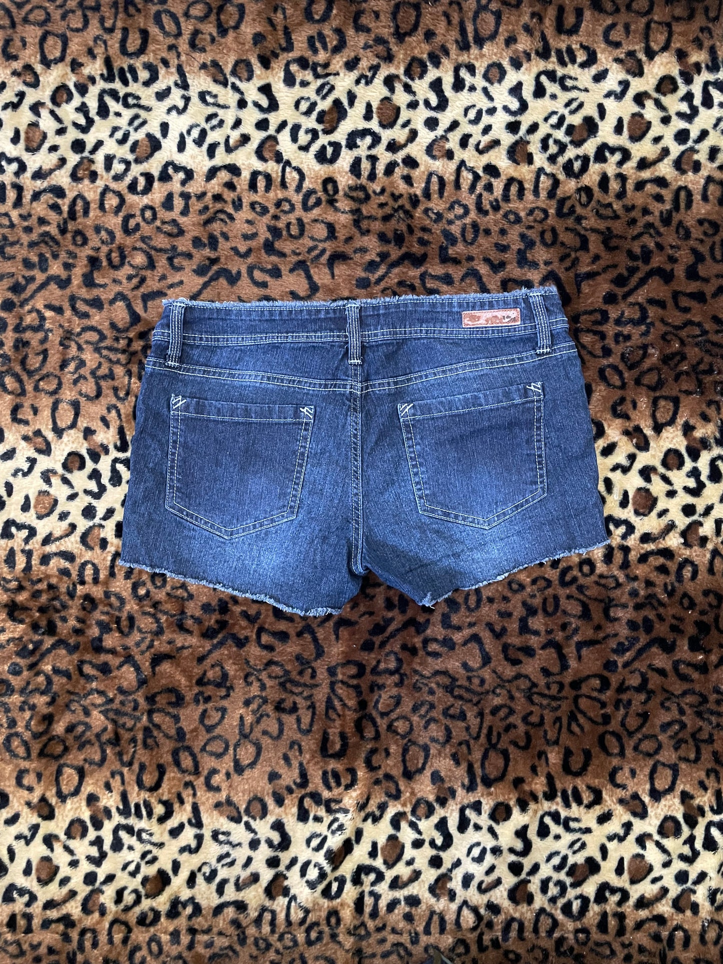 LEI lowrise cargo mini shorts