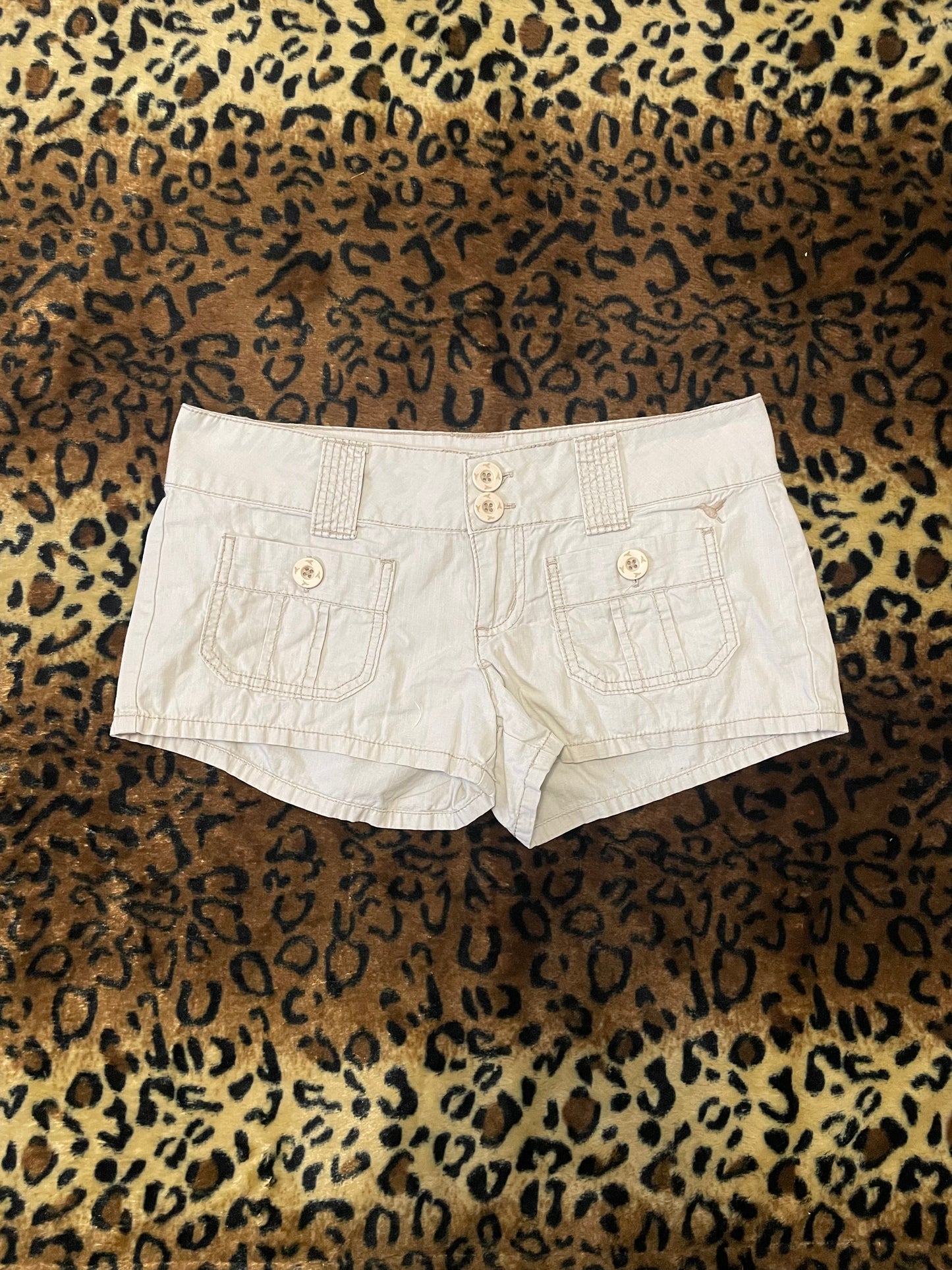 lowrise pocket mini shorts