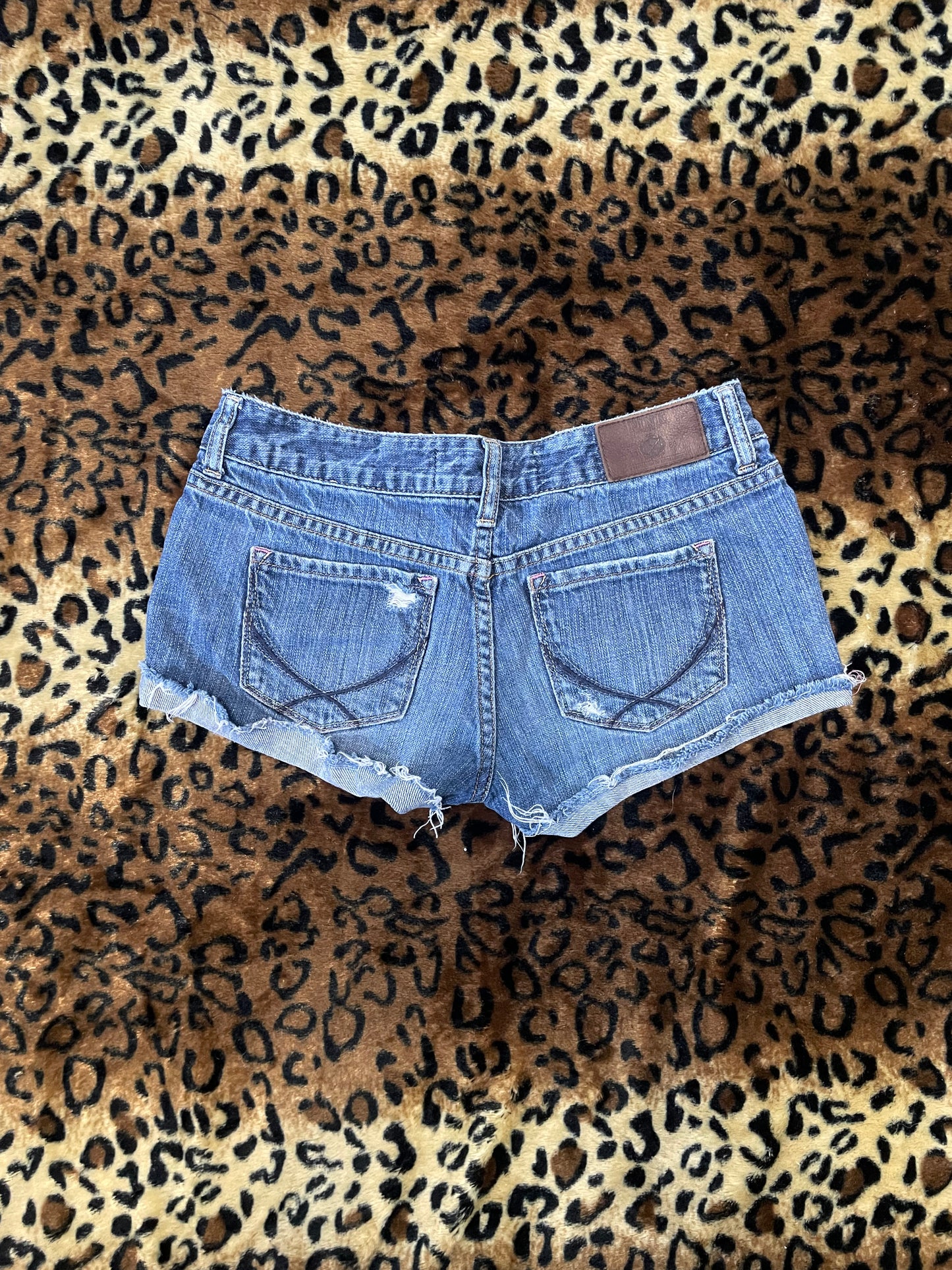 VS Pink lowrise mini shorts w striped pockets