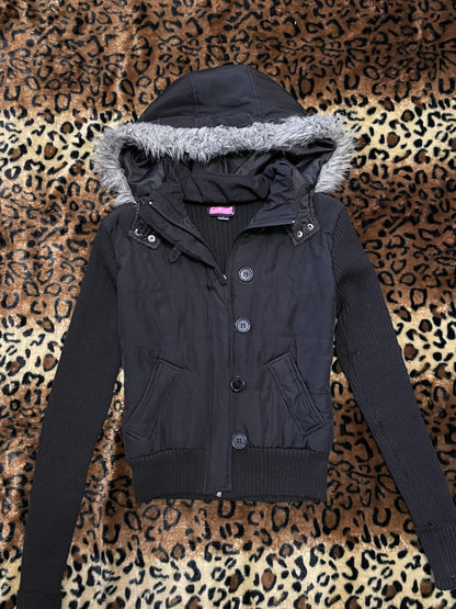 say what fitted puffer w fur trim hood