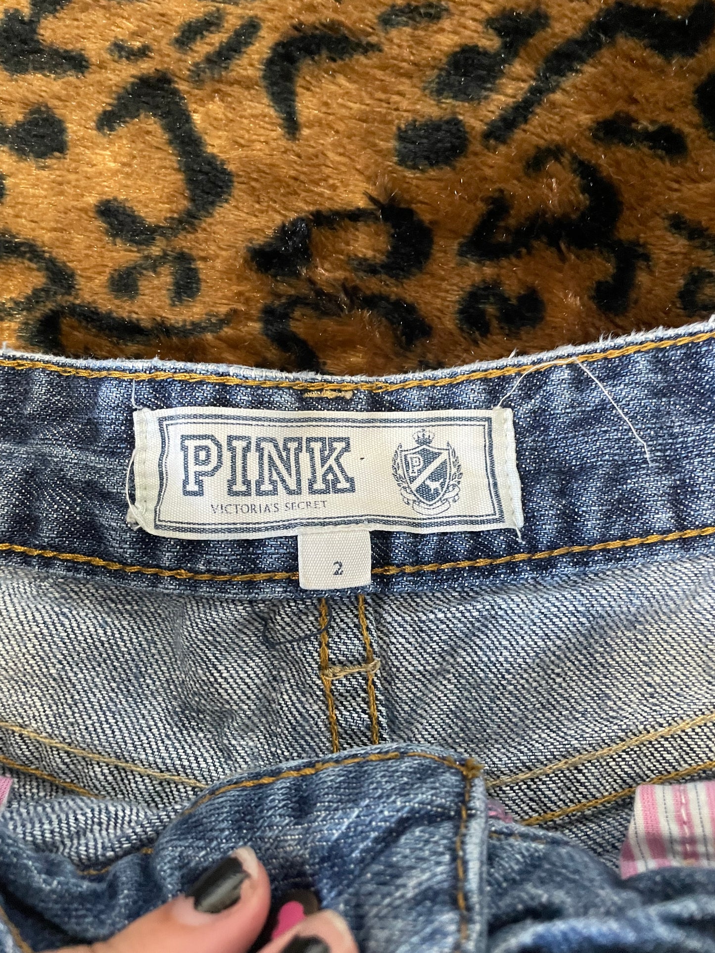 VS Pink lowrise mini shorts w striped pockets